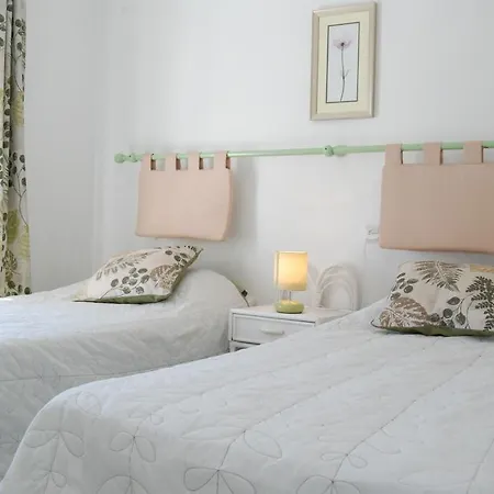 Pinos 25 Casasol * نيرخا