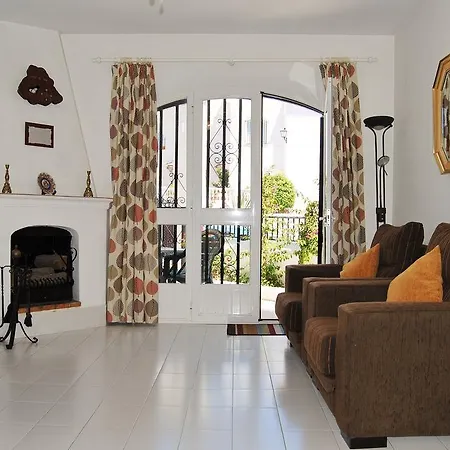 Pinos 25 Casasol * نيرخا